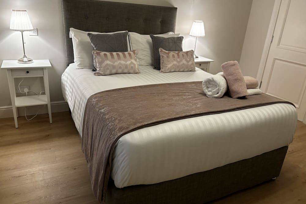 Stylish & New| In Heart of Town | Garden & Firepit in Donegal, County Donegal