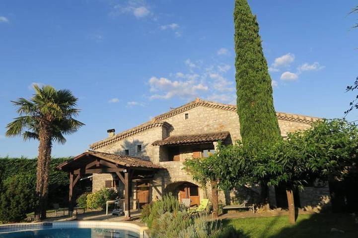 Casa de vacaciones para 14 personas, con jardín además de sauna y jacuzzi - 1