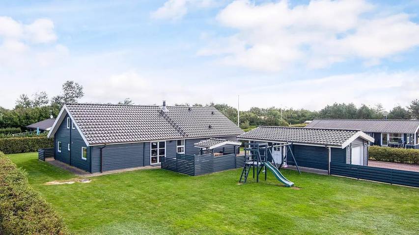 Ferienhaus für 13 Personen, mit Whirlpool und Sauna sowie Terrasse in Skaven Strand