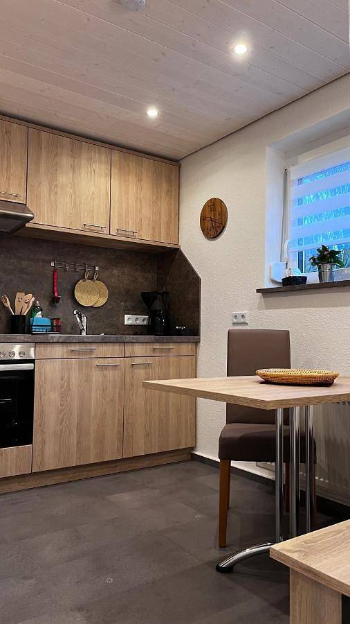 Ganze Wohnung, One-Bedroom Apartment in Igersheim, Stuttgart Region