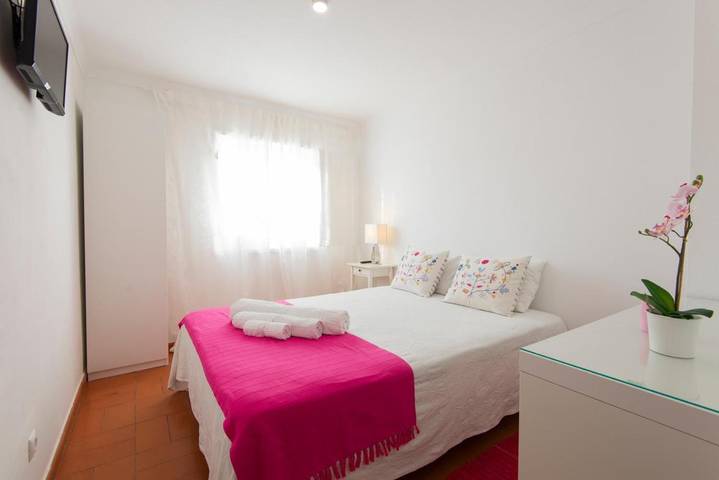 Maison d’hôte pour 3 personnes, avec Balcon ainsi que Terrasse et Jardin à Vila Nova de Milfontes