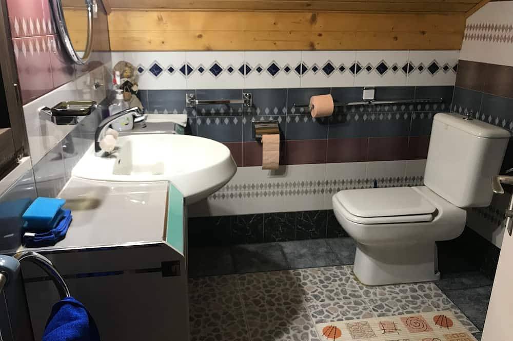 Ganze Wohnung, 1-Zimmer-Ferienwohnung mit Terrasse Veliki Komor, Zagorje in Krapina-Zagorje