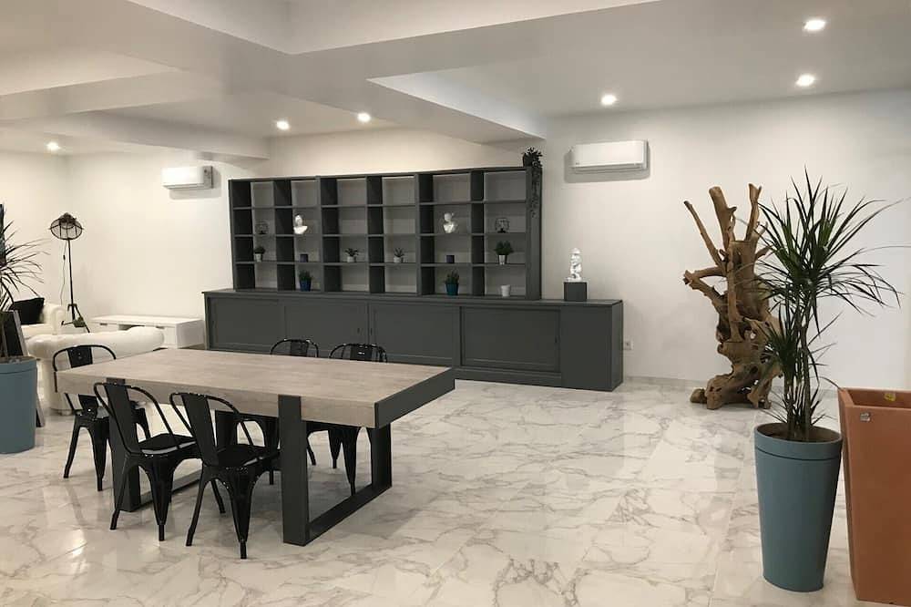 Apartamento entero, Joli Appartement Type Loft, en rez de Chaussée in Carpentras, Parque natural regional del Mont Ventoux