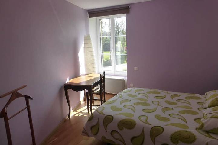 Gîte pour 4 personnes, avec jardin à Champcervon - 3