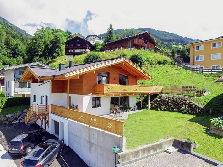 Vakantiewoning voor 6 personen, with Balkon and Terras as well as Tuin in Piesendorf