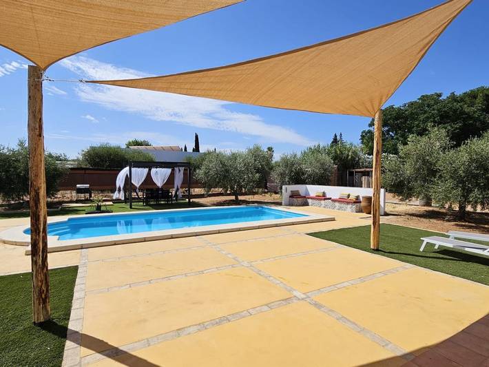 Casa rural para 6 personas, con piscina además de jardín y terraza, Se admiten mascotas en Marchena - 4