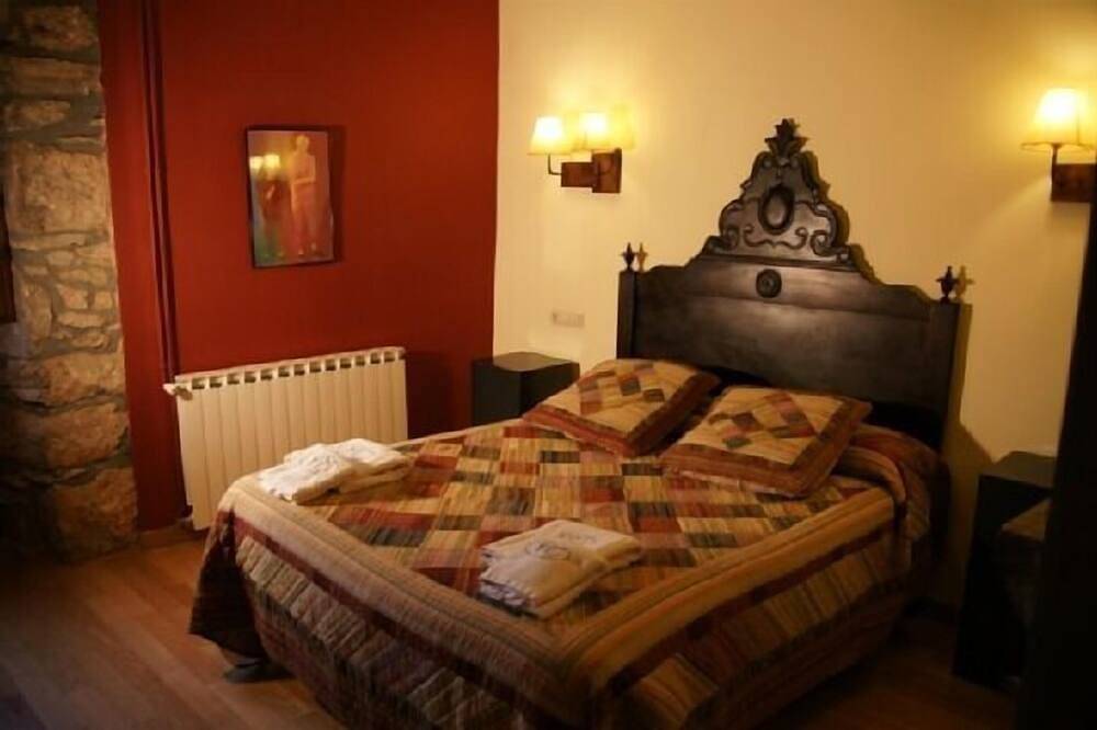 Casas Rurales La Salada für 8 personen in Lladurs, Lleida Provinz