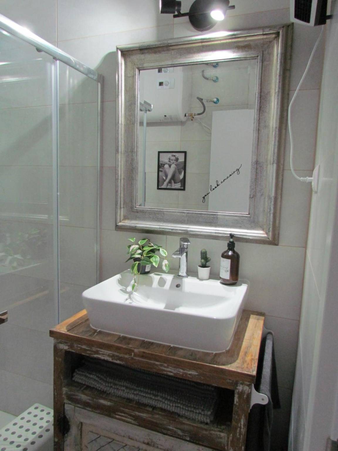 Casa rural con piscina, jardín amplio y chimenea – Acceso fácil "Casa Cruce de los molinos" in La Aldehuela, Provincia de Ávila