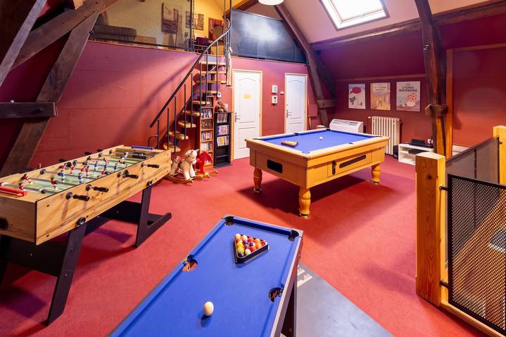 Villa à Gouttières — 350 m² avec piscine privée in Gouttières, Puy-de-Dôme
