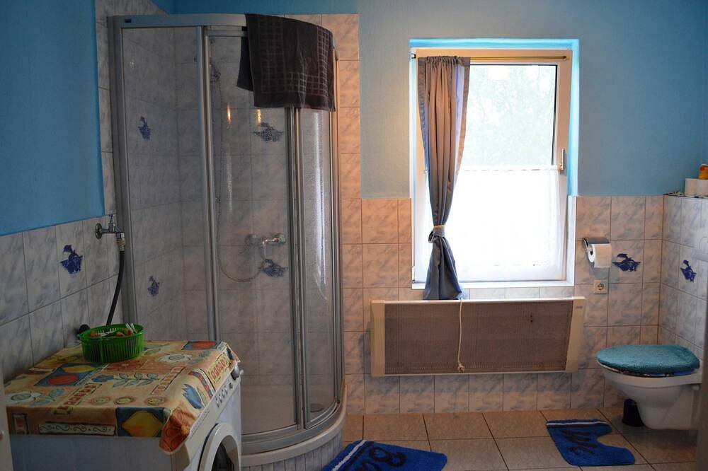 Ganze Wohnung, Gemütliche Ferienwohnung, separater Eingang - Ferienwohnung Tatzel in Krakow am See, Mecklenburgische Seenplatte
