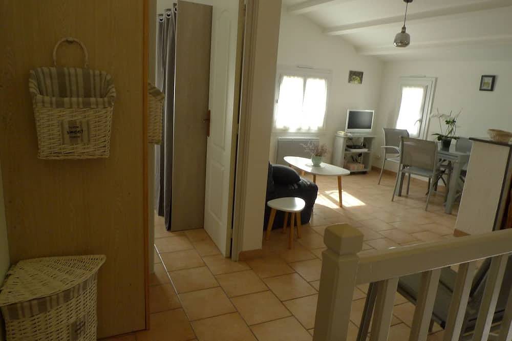 Appartement entier, Appartement T2 classé deux etoiles en centre bourg ,proche des plages. in Angoulins, Région de La Rochelle