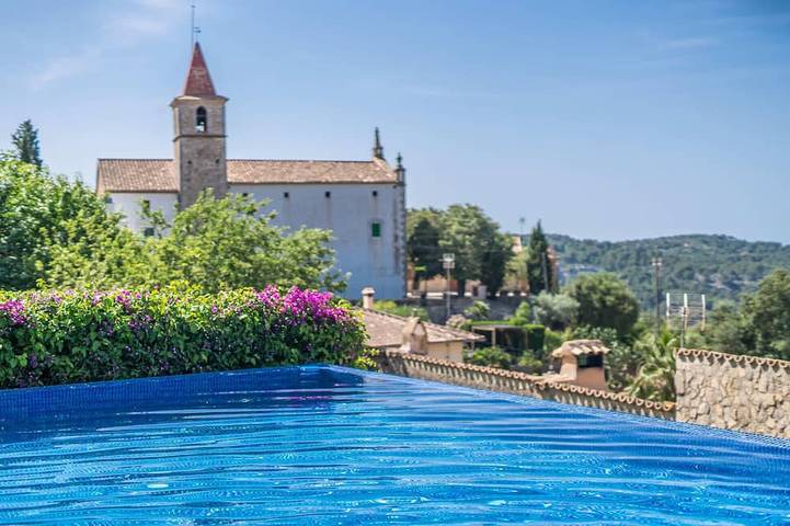 Stunning home in Galilea with private swimming pool, can be inside or outside in Galilea, Puigpunyent