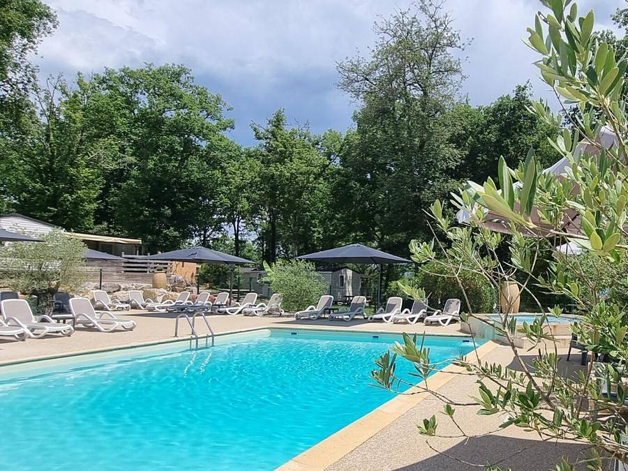 Camping La Chêneraie **** - Gîte 5 personnes - Cottage La Gariotte - 5 personnes - 2 chambres - Climatisé - Télévision - Lave-vaisselle - S in Saint-Géry-Vers, Parc Naturel Régional des Causses du Quercy