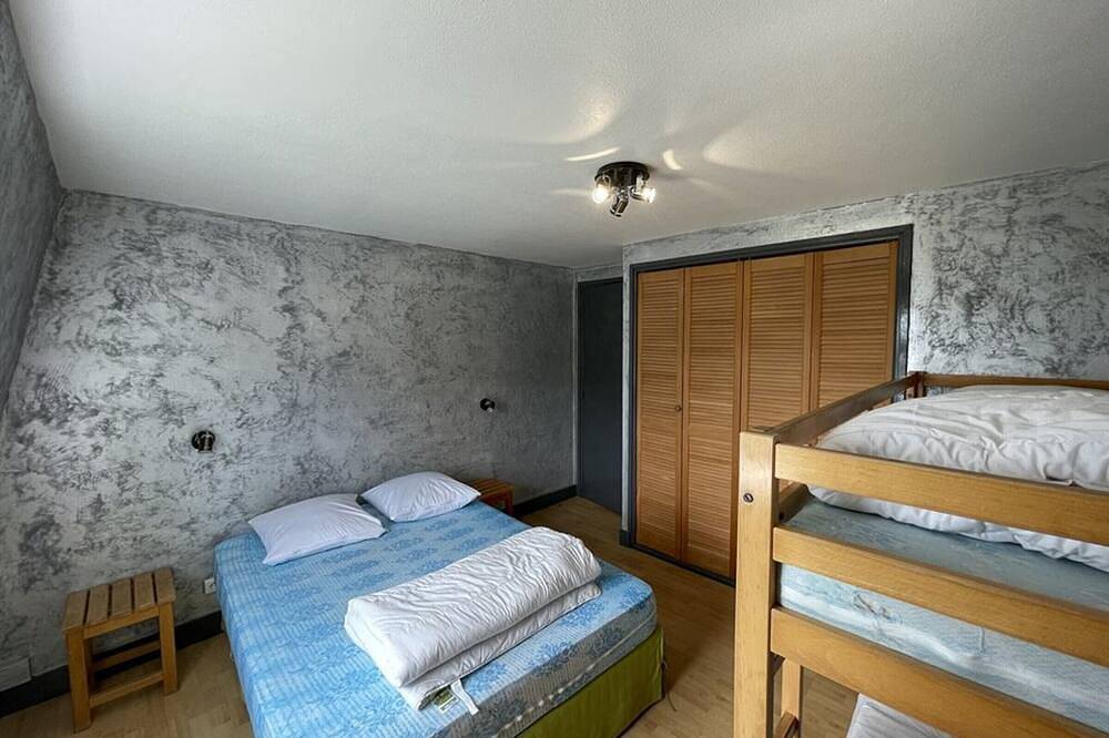 Appartement entier, Appartement T3 à Saint-Jacques-des-Blats, 2 chambres, parking, animaux acceptés in Le Lioran, Saint-Jacques-des-Blats