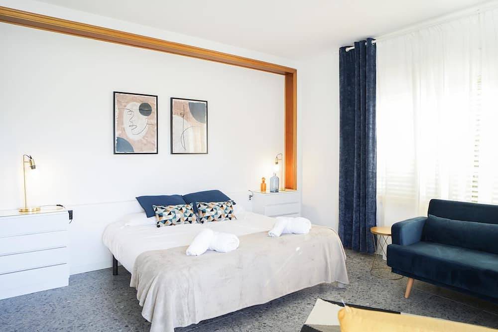 Bed&Bcn Hills House with swimming pool in Barcelona, Barcelonès