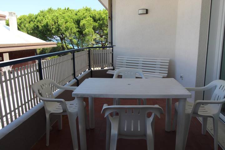 Ferienwohnung für 4 Personen, mit Terrasse in Lignano Sabbiadoro - 2