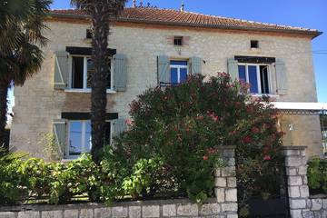 Gîte pour 8 personnes, avec jardin et balcon à Cazes-Mondenard