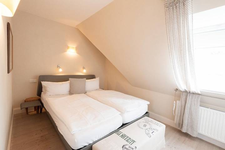 Ganze Wohnung, Wunderschöne 3-Zimmer Ferienwohnung mit ca. 92 m², für bis zu 4 Personen in Wenningstedt, Sylt