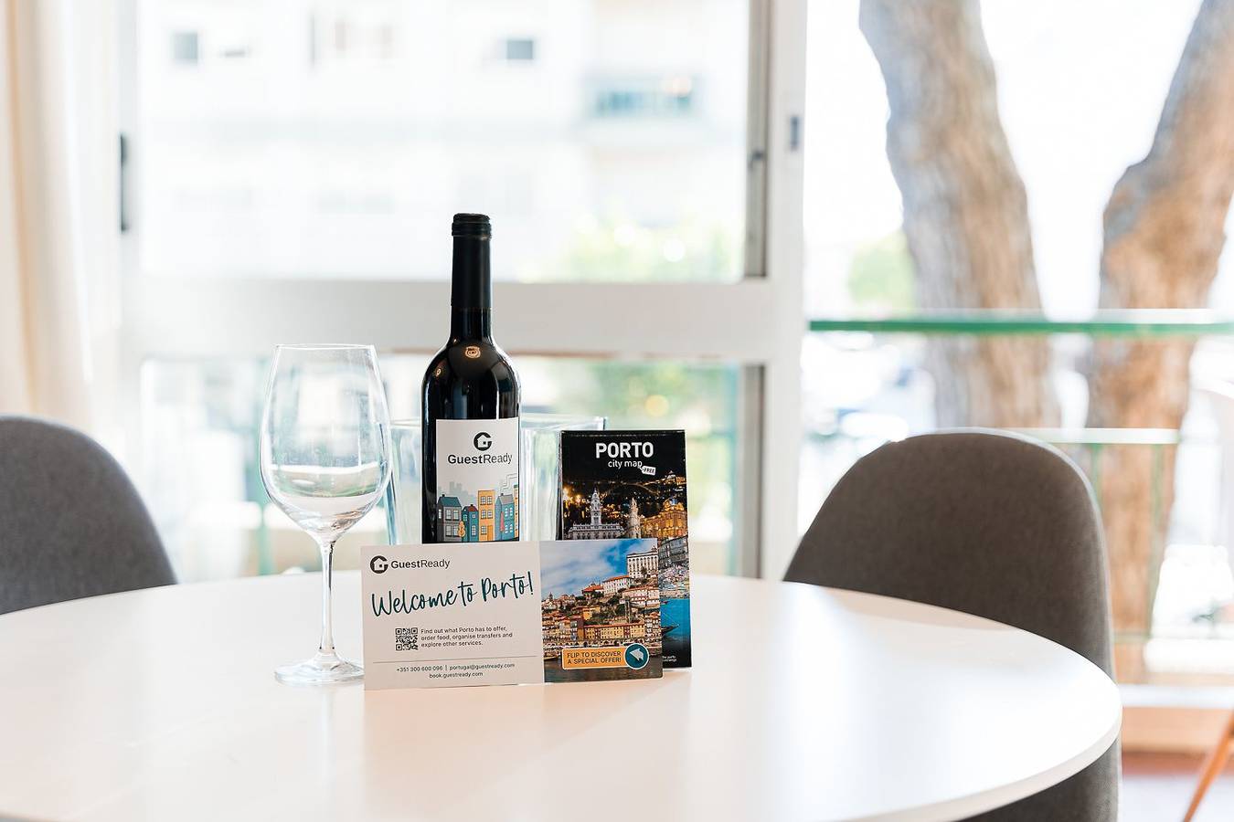 Apartamento inteiro, Guestready - Sombras de Azul com Varanda in Porto, Distrito do Porto
