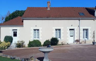 Gîte pour 6 personnes, avec jardin à Thésée