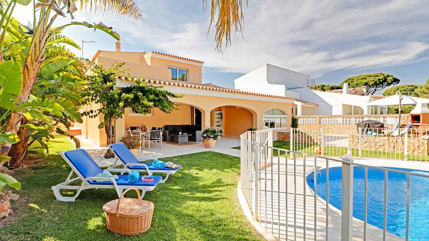 Villa für 8 Personen, mit Garten und Ausblick