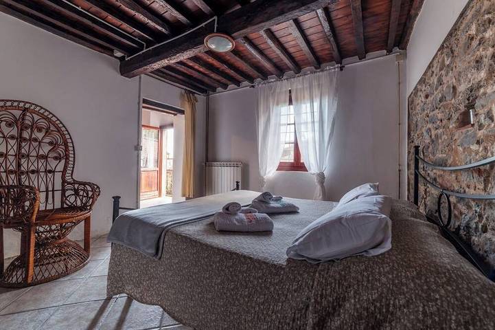 Appartamento intero, Authentic Tuscan Stone House • 4Br • Peaceful Village Escape in Pescaglia, Provincia di Lucca