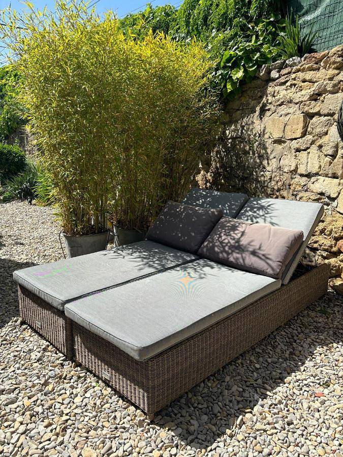 Double Room with Private Bathroom in Villeneuve-lès-Avignon, Région de Nîmes