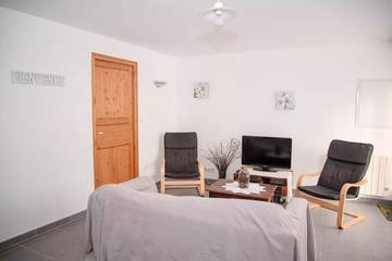 Location De Vacances pour 8 Personnes dans Sainte-Colombe-de-Peyre, L'Aubrac, Photo 4