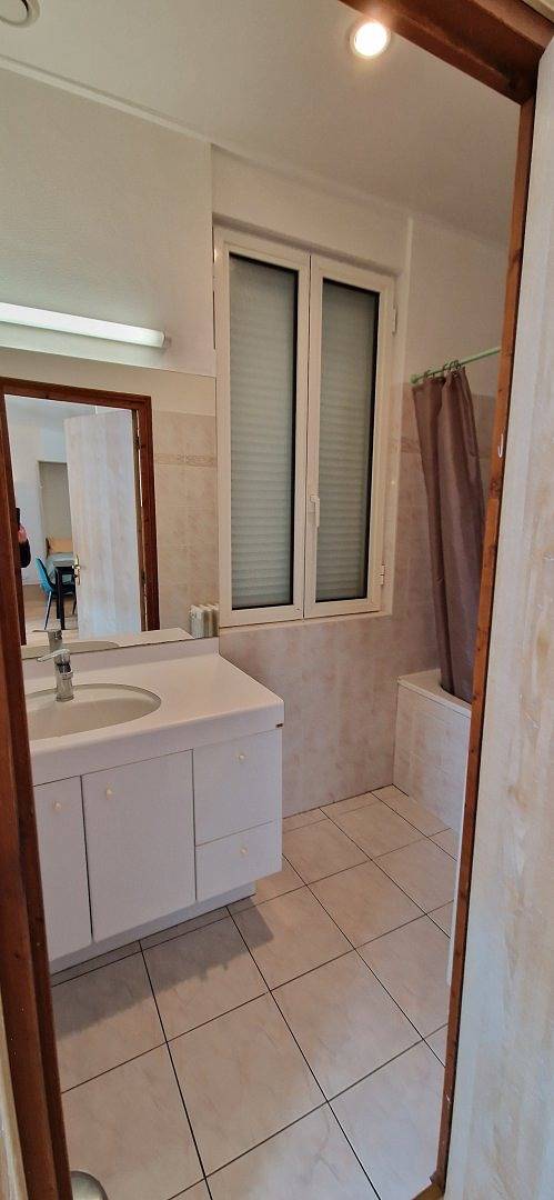 Studio entier, Studio pour deux personnes, plage à 100 mètres in Saint-Palais-sur-Mer, Côte de Beauté