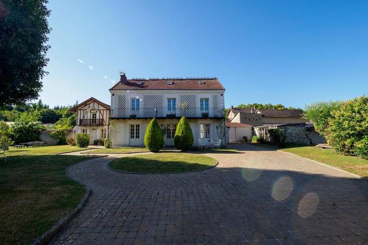 Location de vacances pour 16 personnes, avec piscine et balcon à Sainte-Geneviève-lès-Gasny - 4