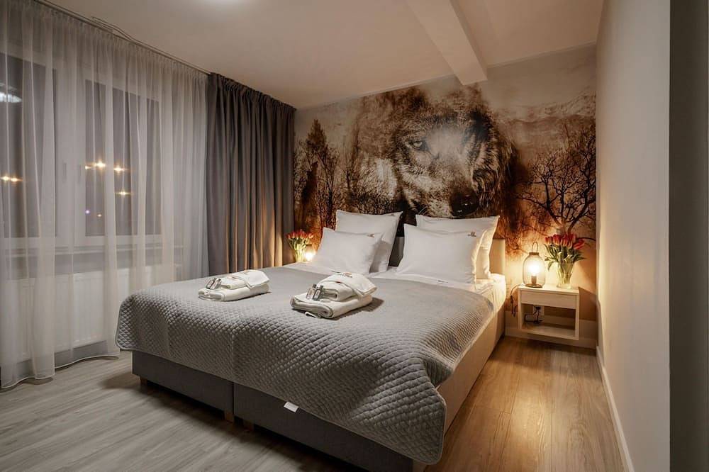 2-person hotel rooms close to the Warsaw airport in Warsaw, Masovia