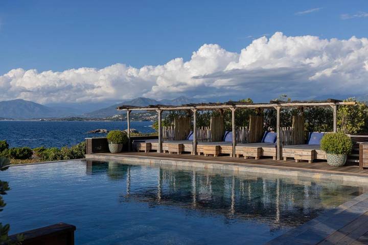 Maison d’hôte pour 2 personnes, avec Terrasse et Jardin ainsi que Piscine et Vue à Pietrosella