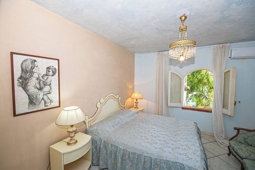 Villa Alba with a sea view in Furore, Amalfiküste