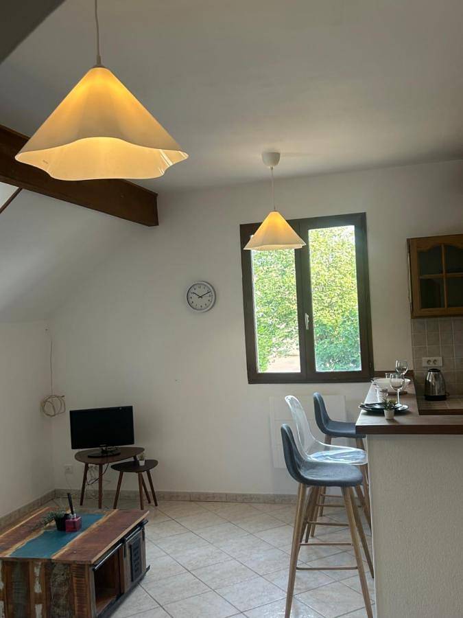 Gîte pour 3 personnes, avec vue et balcon à Égreville