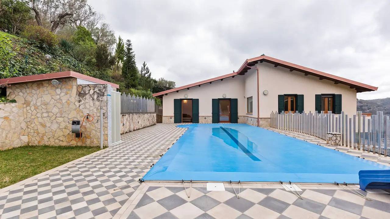 Villa for 14 people with garden in San Mango d'Aquino, Catanzaro Province