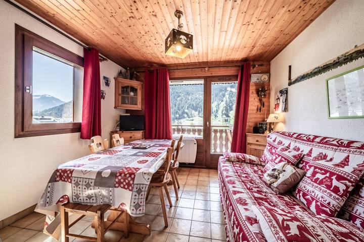 Ganze Wohnung, Apartment „Douceur Alpestre“ mit Bergblick und Balkon in La Chapelle-d'Abondance, Les Portes du Soleil