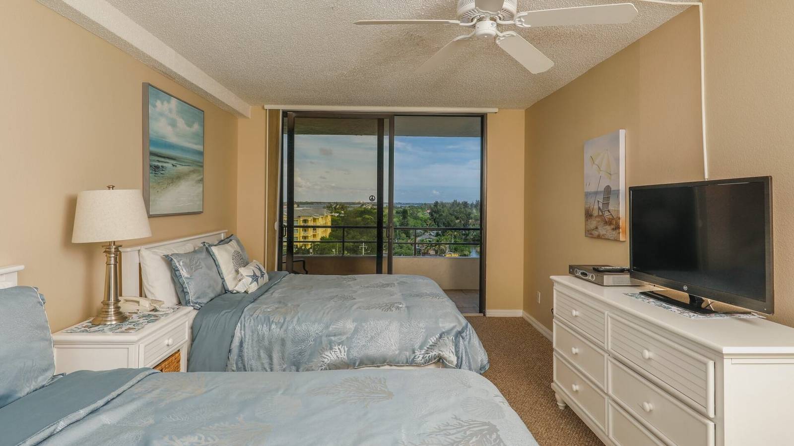 Hel lägenhet, Luxury Contemporary Style Apartment on The Anchorage, Siesta Key Apartment 1001 in Siesta Key, Florida, Sarasota County