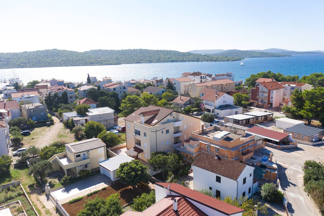Ganze Wohnung, 2-Zimmer-Ferienwohnung mit Balkon Pirovac, Sibenik A-15659-a in Pirovac, Šibenik-Knin