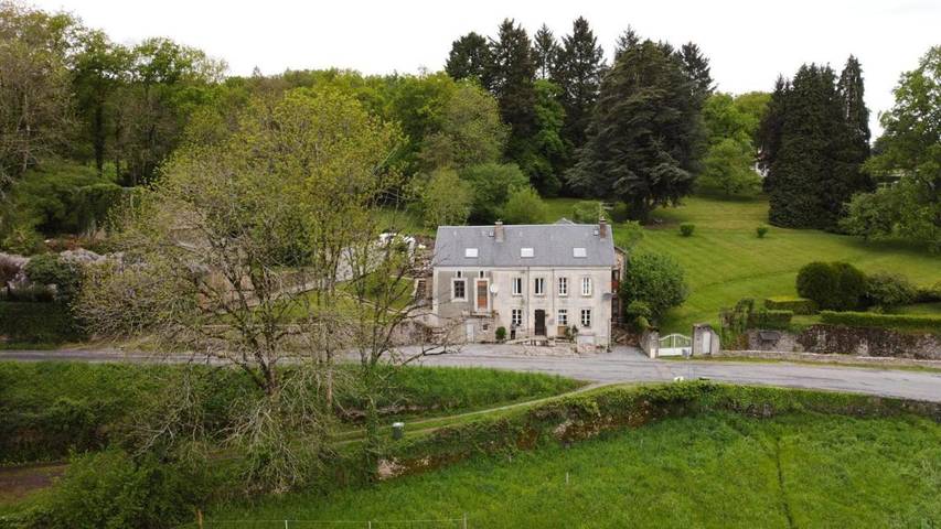 Maison d’hôte pour 4 personnes, avec piscine ainsi que jardin et vue à Bersac-sur-Rivalier