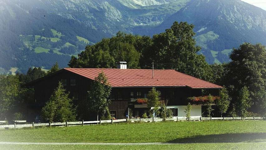 Ferienhaus für 9 Personen, mit Sauna und Garten sowie Balkon, mit Haustier in Ofterschwang