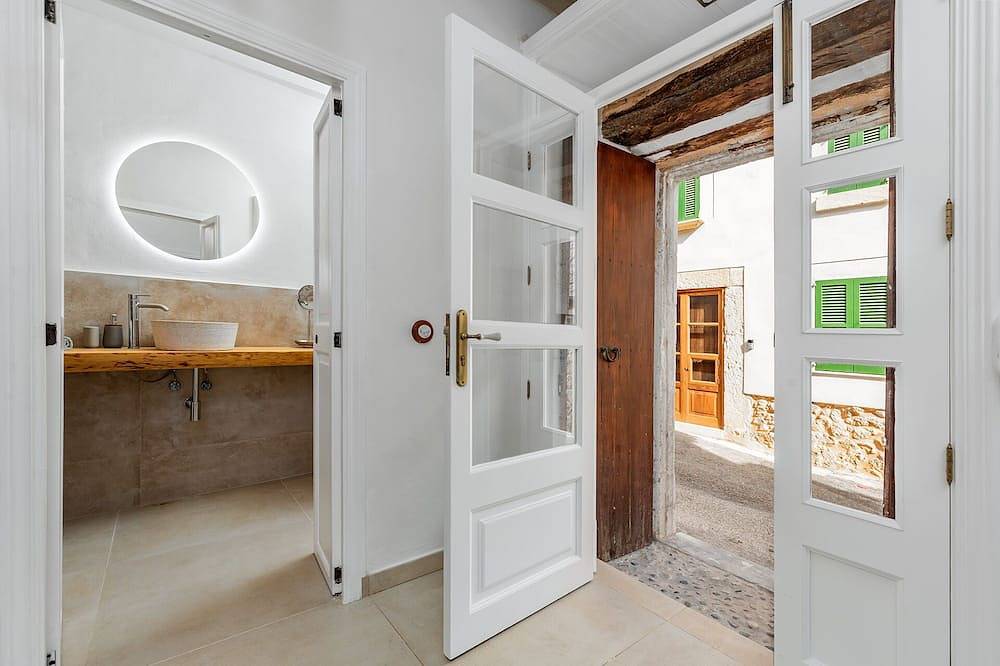 Beautiful Town Villa 'casa May' With Pool for 6 Persons in Selva in Selva, Majorca Center