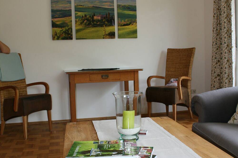 Geheel appartement, Pure nature: Apartment 'Wildcat' at 'Frau Holle' (Mother Hulda), dogs willk. in Eschwege, Werra-Meißner-Kreis