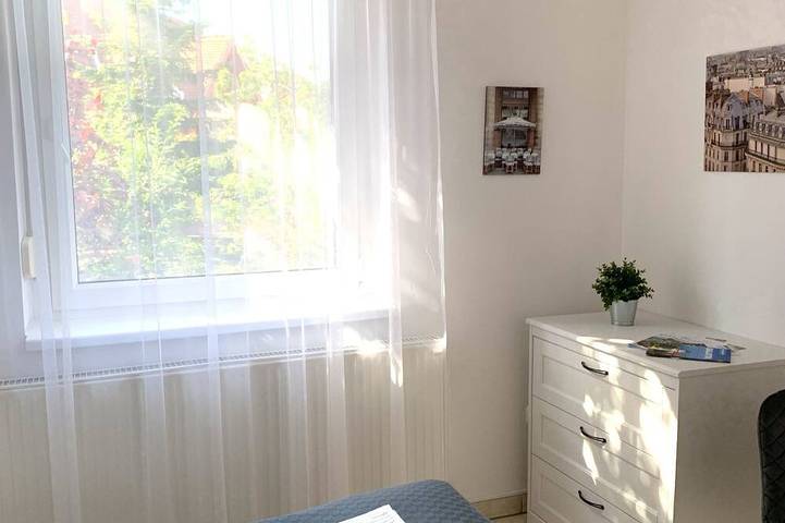 Doppelbett Zimmer mit Balkon in historischer Villa in bester Lage. in Keszthely, Balaton Region
