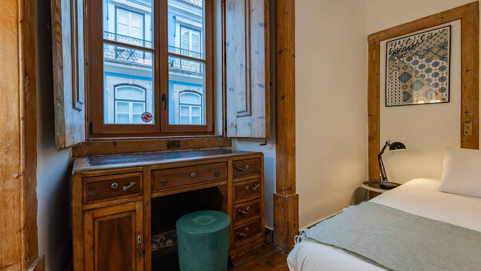 Entire apartment, Portuguese Charm Guesthouse by Lovelystay - Room 2 in Santa Justa, Santa Maria Maior
