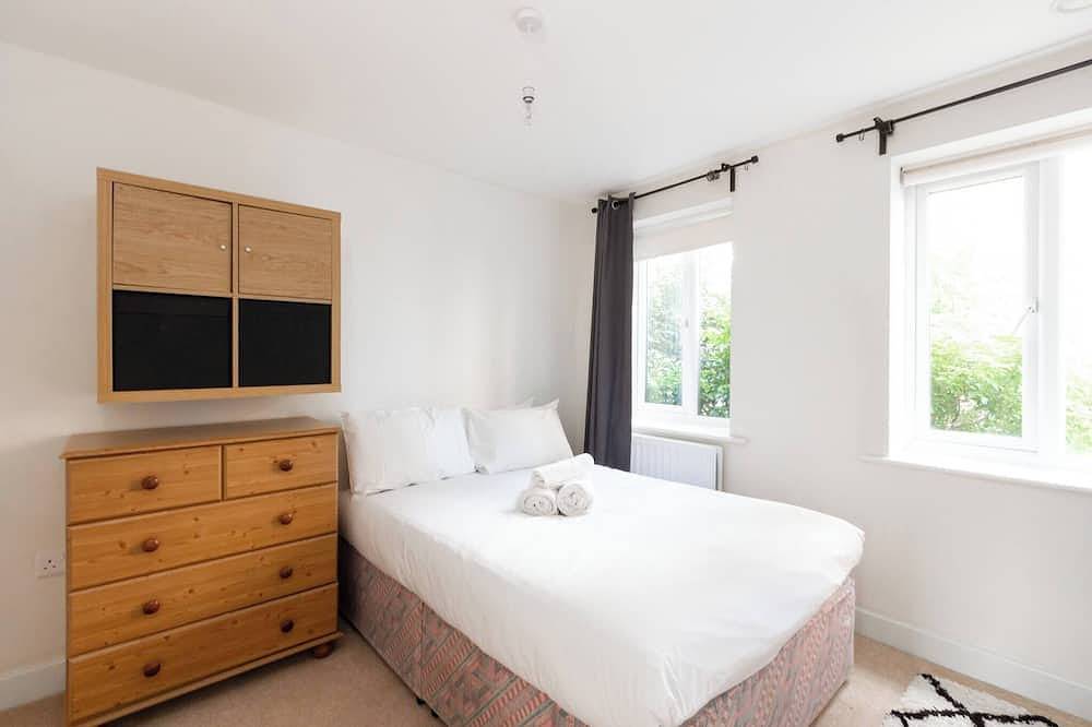 Homely 4Bd Townhouse Next to Hanley Park in Stoke-on-Trent, Midlands