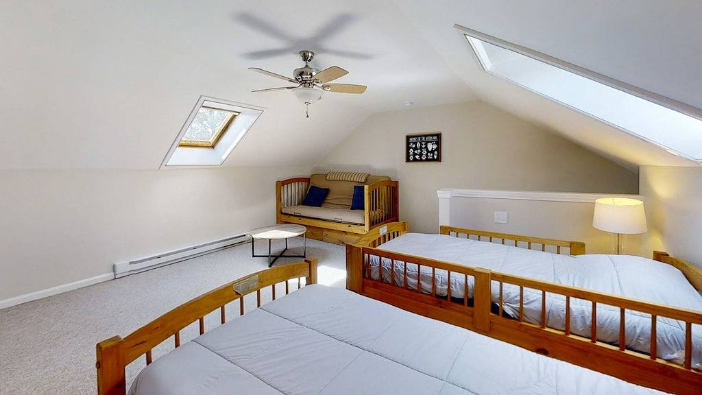 Ganze Wohnung, White Mountains townhome walk to Pemi River and downtown, 1 mile to Lincoln! in Woodstock (NH), Franconia Notch