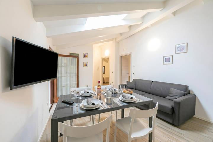 Ganze Wohnung, Arco Rocks 3 with Terrace and Views in Arco, Gardasee-Berge