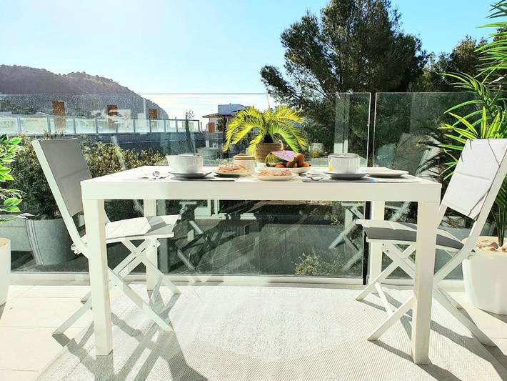 Ferienwohnung für 2 Personen, mit Balkon und Terrasse sowie Garten und Pool in Canyamel