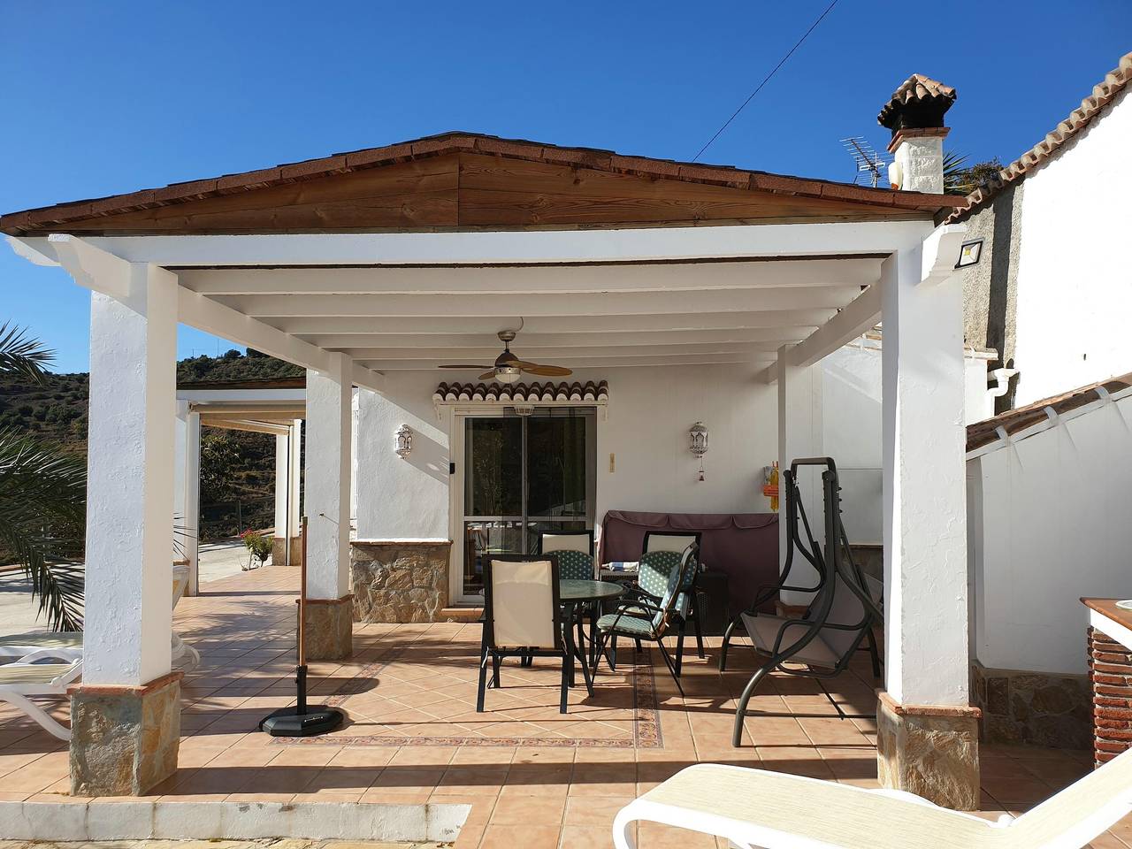 Casa de vacaciones 'Casa Floranda' con vistas a la montaña, Wi-Fi y aire acondicionado in Torrox, Costa del Sol