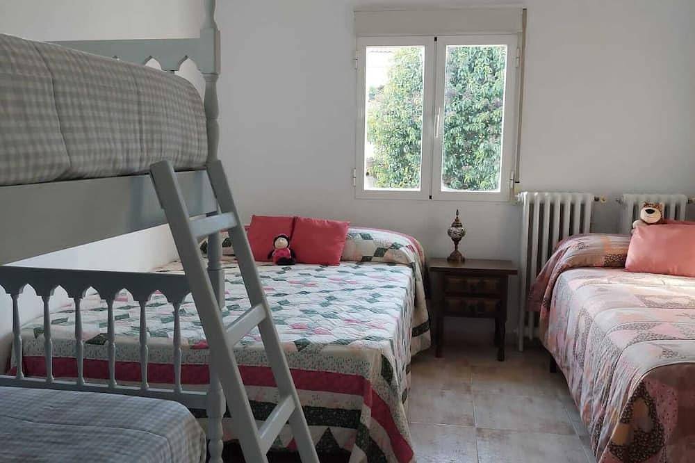 El Pájaro Loco Casa Spa in Robledillo de Mohernando, Guadalajara Province